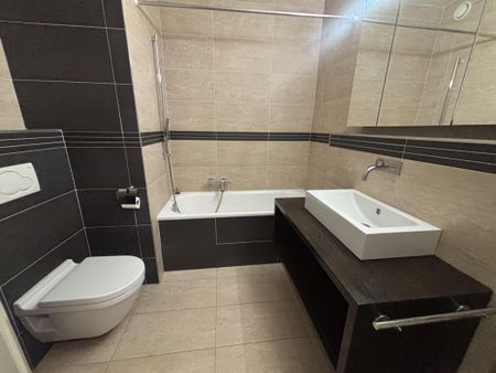 Charmant 2,5 Pièces en Vieille Ville - à louer rapidement - Photo 3