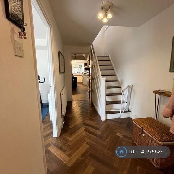 4 bedroom semi-detached house to rent - Photo 1