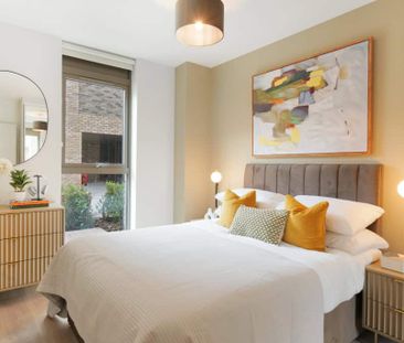The Oakgate, KT22 7RZ, Surrey - Photo 2