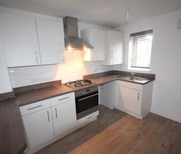 3 bedroom semi-detached house to rent - Photo 6