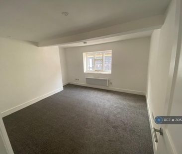 2 bedroom maisonette to rent - Photo 2