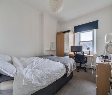 3 bedroom apartment to rent - Photo 4