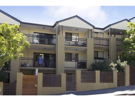 Unit 2, 327 Boundary Street, Spring Hill, QLD - Photo 5
