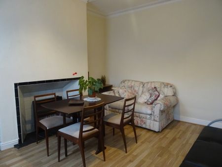 Clifton Grove, Harehills, LS9 6EW - Photo 5