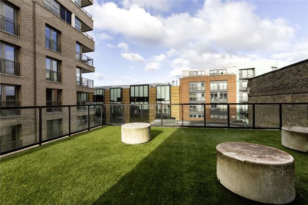 Large two bedroom apartment in a fantastic new development in the heart of Islington - Photo 1