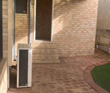 Cosy, quiet and secure home in Doubleview - Photo 2