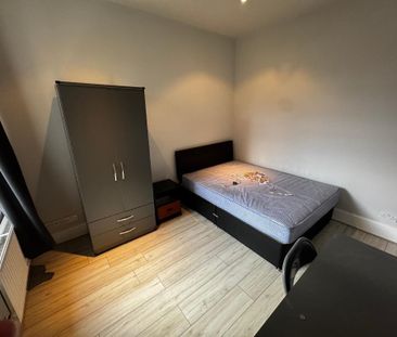 5 bedroom terraced house to rent - Photo 1