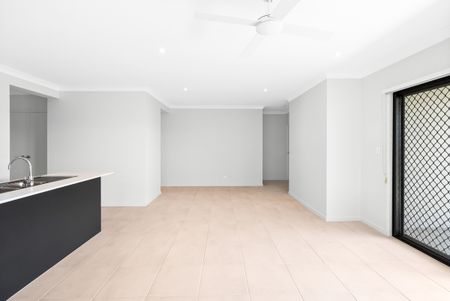 Stunning Brand New Four Bedroom Home - Media Room & Split System A/C - Photo 3