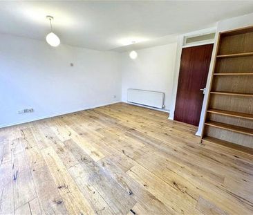 3 bedroom maisonette to rent - Photo 3