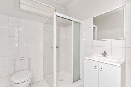 Low Maintenance Central Living - Photo 5