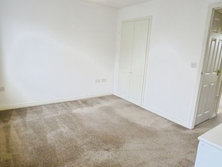 Elmcroft Close, Bury St. Edmunds, Beck Row - Photo 4