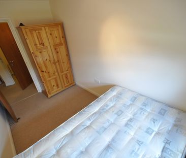 2 Bed Flat, Iliffe Close, RG1 - Photo 5