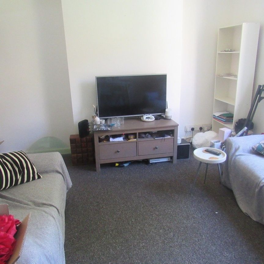 2 Bed Flat, Basement, BS6 - Photo 1