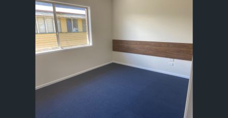 Classic 1-Bedroom Unit in Prime Albion Location! - Photo 4