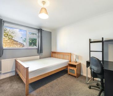 3 bedroom terraced house to rent - Photo 3