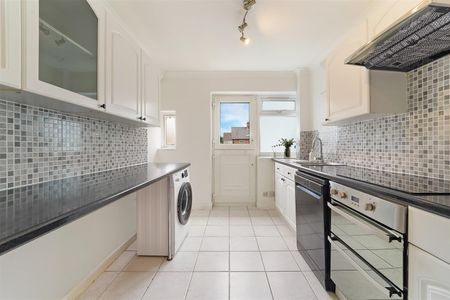 To Let 2 Bed Maisonette - Upper - Photo 4