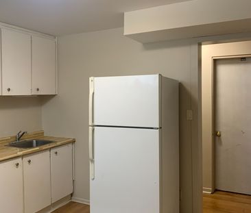 For Lease - 859 Tavistock Street Unit# 3, Britannia Heights - Queen... - Photo 2