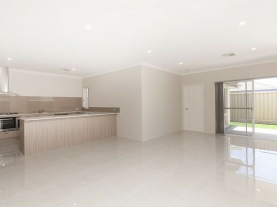 FAMILY HOME - Photo 1