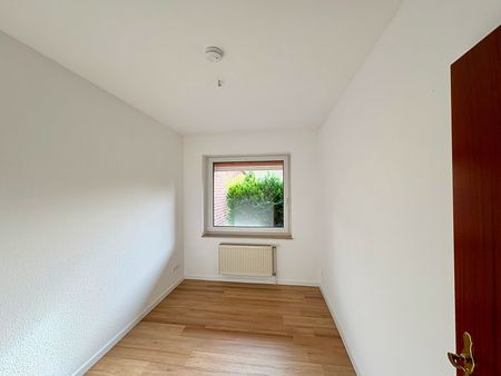Ansprechende 3-Zimmer Erdgeschosswohnung im beliebten Ortsteil Holtorf / ruhige Lage / Garage - Photo 2
