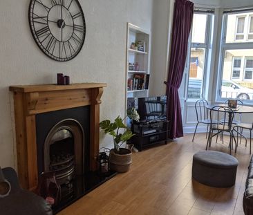 2 Bed Flat, Tay St, EH11 - Photo 1