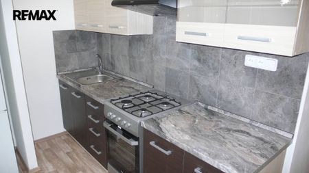 Pronájem bytu 1+1 v osobním vlastnictví 43 m², Kladno - Photo 4