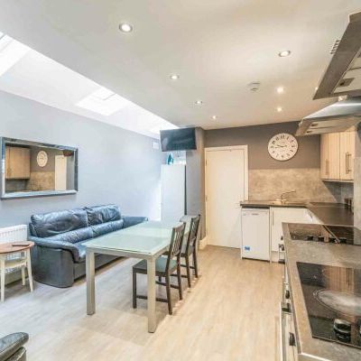 Room 4, 16 Claremont Terrace - Photo 1