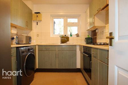 3 bedroom semi-detached house to rent - Photo 5