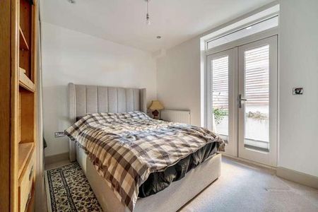 High Wycombe, Buckinghamshire, HP11 - Photo 2