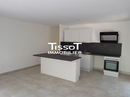 Location Appartement 4 pièces 83m² NIMES 30000 - Photo 2