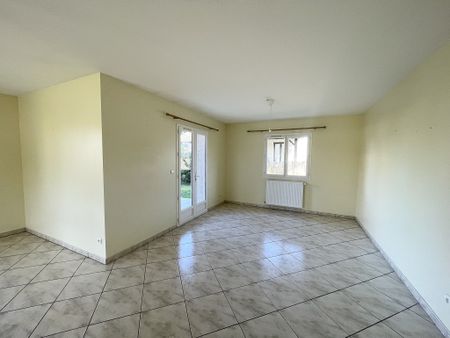 LOCATION - MIONS - CENTRE VILLAGE - MAISON 4 CHAMBRES Mions (69780) - Photo 5