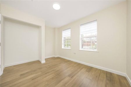 3 bedroom end of terrace house to rent - Photo 2