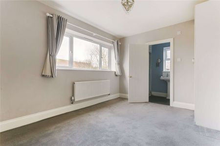 A well appointed four bedroom family home. - Photo 5