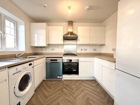 Martins Way, Stratford-upon-Avon, CV37 - Photo 4