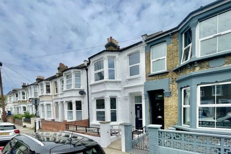 3 bed House Graveney Road, Tooting, SW17 - Photo 5