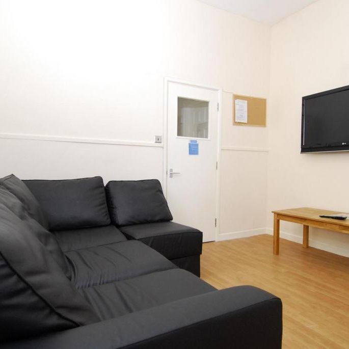 5 bedroom house to rent - Photo 1