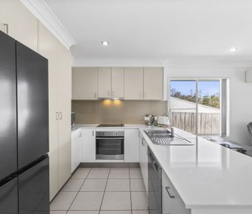 Modern, Low-Maintenance Living in a Prime Coomera Location - Photo 2
