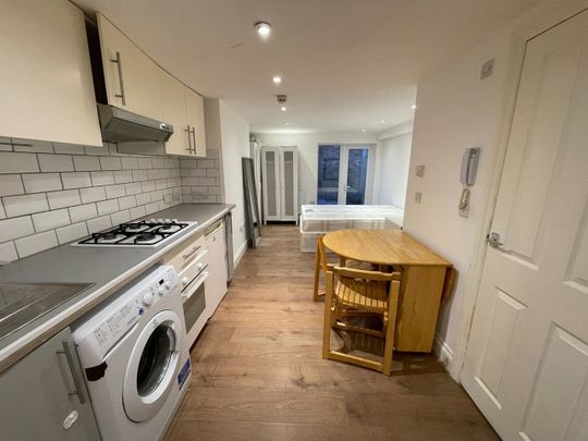 Studio Flat, Harrow Road, W10 - Photo 1