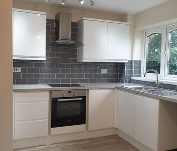 2 bedroom terraced house to rent - Photo 3