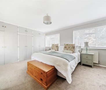 5 bedroom detached house to rent - Photo 2