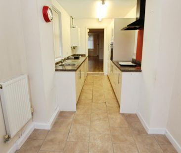 2 bedroom semi-detached house to rent - Photo 2