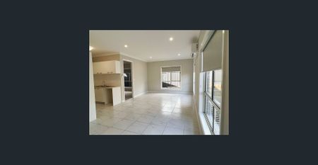 Well maintained one bed one bath house for lease - Photo 2