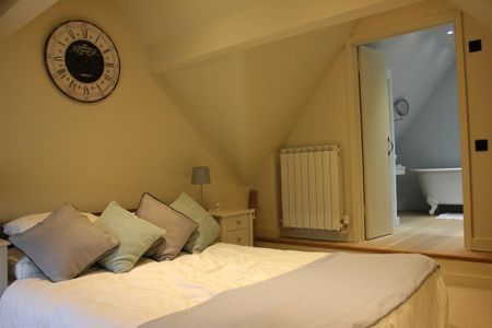 3 bedroom semi-detached house to rent - Photo 3