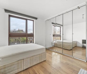 3 bedroom flat to rent - Photo 4