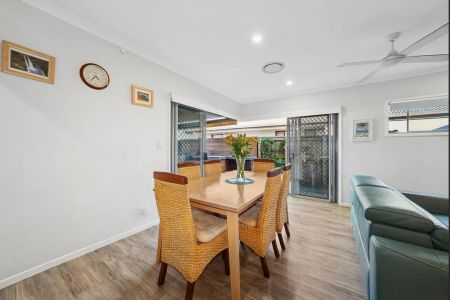 Coastal Lifestyle Living in Beautiful Peregian Beach - Photo 4