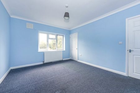 Grove Road, Hounslow, TW3 3PZ - Photo 2