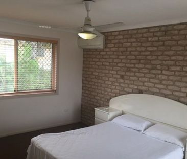 1/6 View Street, West Gladstone - Photo 2