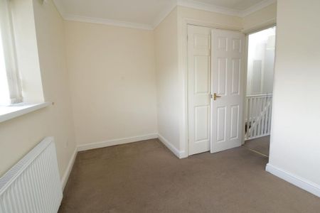 2 bedroom end of terrace house to rent - Photo 4