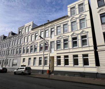Schicke 4-Zimmer-Wohnung in Bant - DG, sanierter Altbau - Photo 1