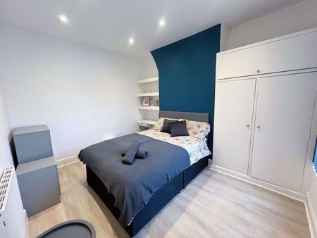 Room in a Shared House, Newcombe Street, L6 - Photo 5