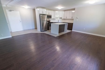 apartments at 349 Queenston Street - Photo 2